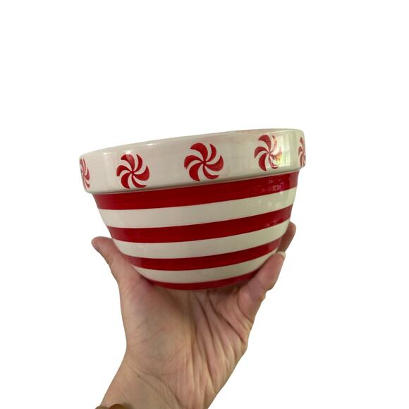 Small Red and White Christmas Bowls Set of 2 - Picture 4 of 6